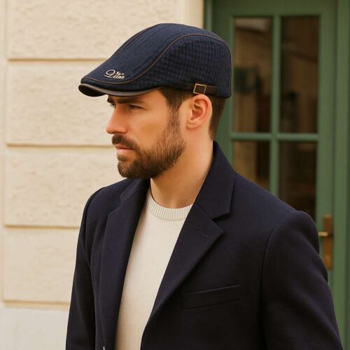 A_digital_photograph_captures_a_portrait_of_a_ligh_converted.jpg Béret Homme Coton Maille avec Bordure en Cuir