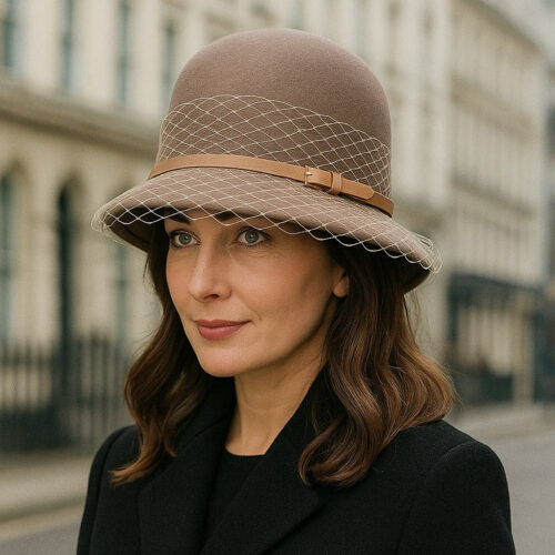 ChatGPTImage18juin2025_10_09_08.jpg Chapeau Melon Cloche en Laine - Rétro