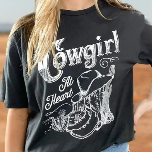 mat2095_IMAGE_TYPE_Fashion_mockup__GENRE_Lifestyle__EMOTION_Sty_7c3c560e-70e8-449e-8927-3be26485e3ea_2_1.jpg T-Shirt Style Country