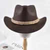 Chapeaux de cowboy de style vintage à bord relevé