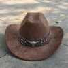 Chapeau de style western en cuir suédé, type fedora